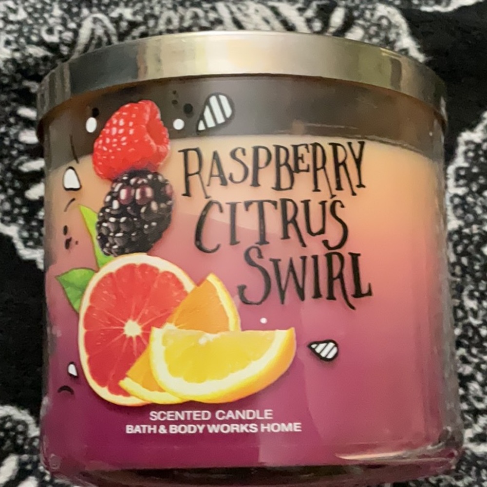 Bath and body body works strawberry pounds raspberryerry citrus swirl candle